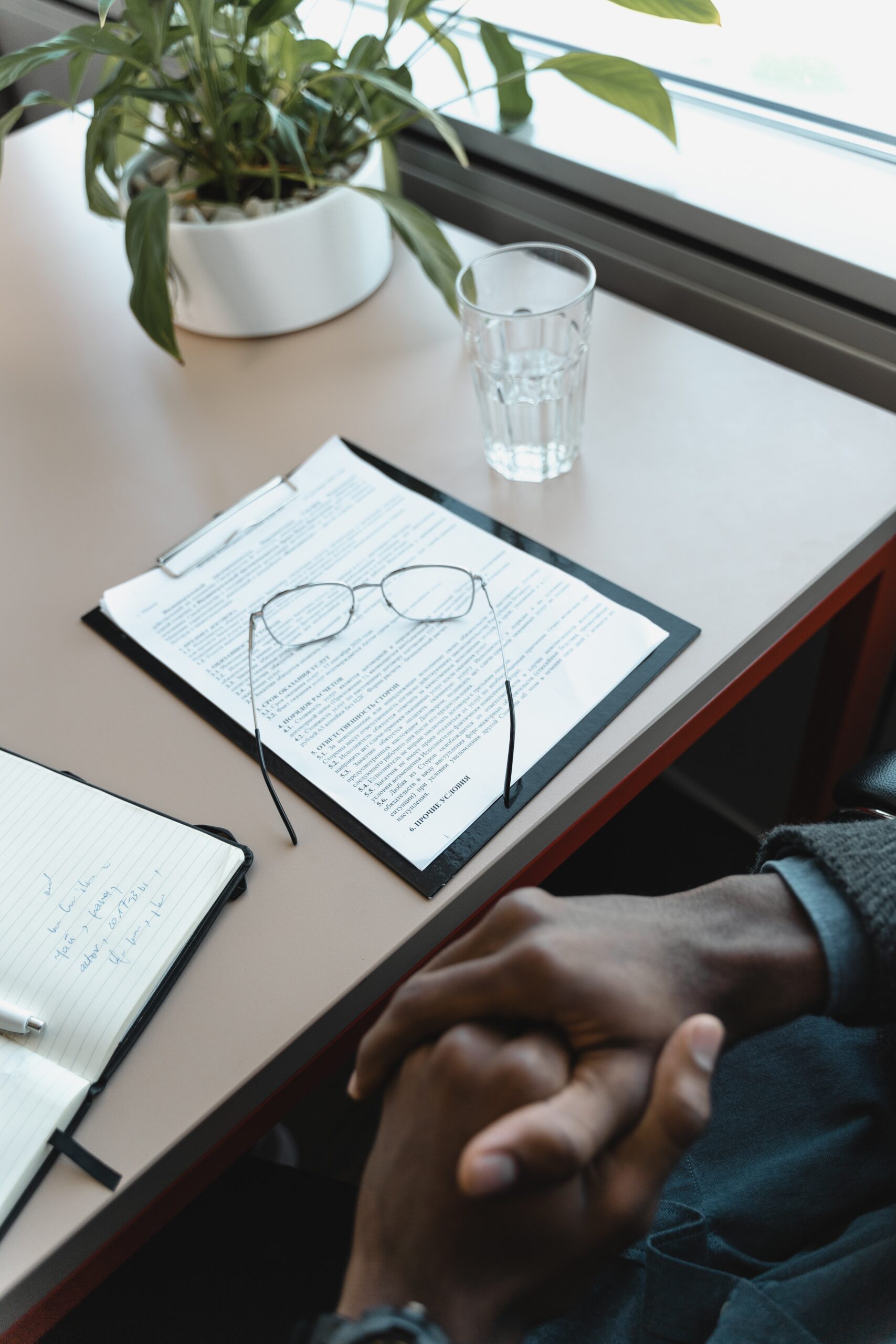 The experienced recruiter will help you in these concluding parts of the hiring process.
