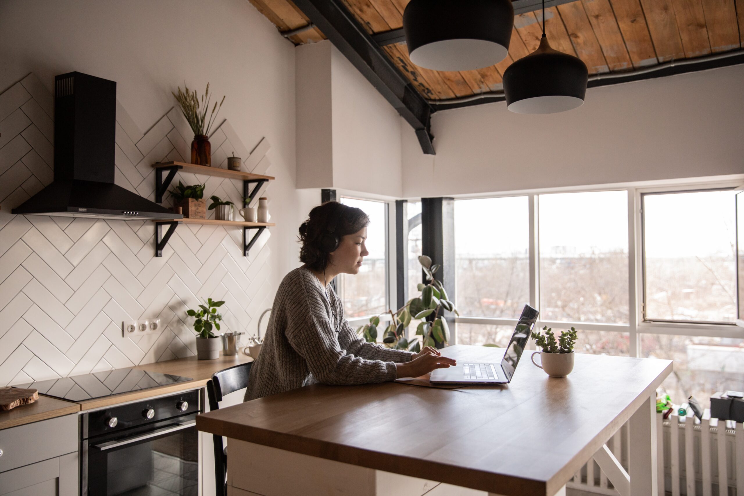 What does it mean to work remotely in 2023? Find out more insights here.